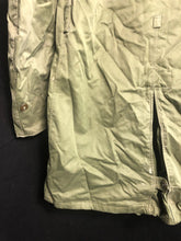 Lade das Bild in den Galerie-Viewer, Genuine US Army Greatcoat - Regular Small - 38" Chest - The Militaria Shop