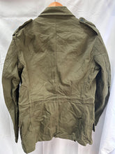 Lade das Bild in den Galerie-Viewer, Genuine British Army 1967 Pattern Green Jacket Overall - Size 6 - 43" Chest - The Militaria Shop