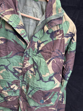 Lade das Bild in den Galerie-Viewer, Surplus British Army DPM Pattern Camouflaged Smock Windproof Cadet-160/84 - The Militaria Shop