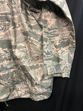 Lade das Bild in den Galerie-Viewer, US Air Force ABU Camo Orc Industries Parka Improved Rain Jacket - Medium - The Militaria Shop