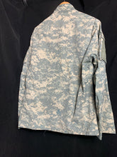 Charger l'image dans la galerie, US Army Issue ACU Digicam Digital Camouflage Ripstop Shirt - Medium Long - The Militaria Shop