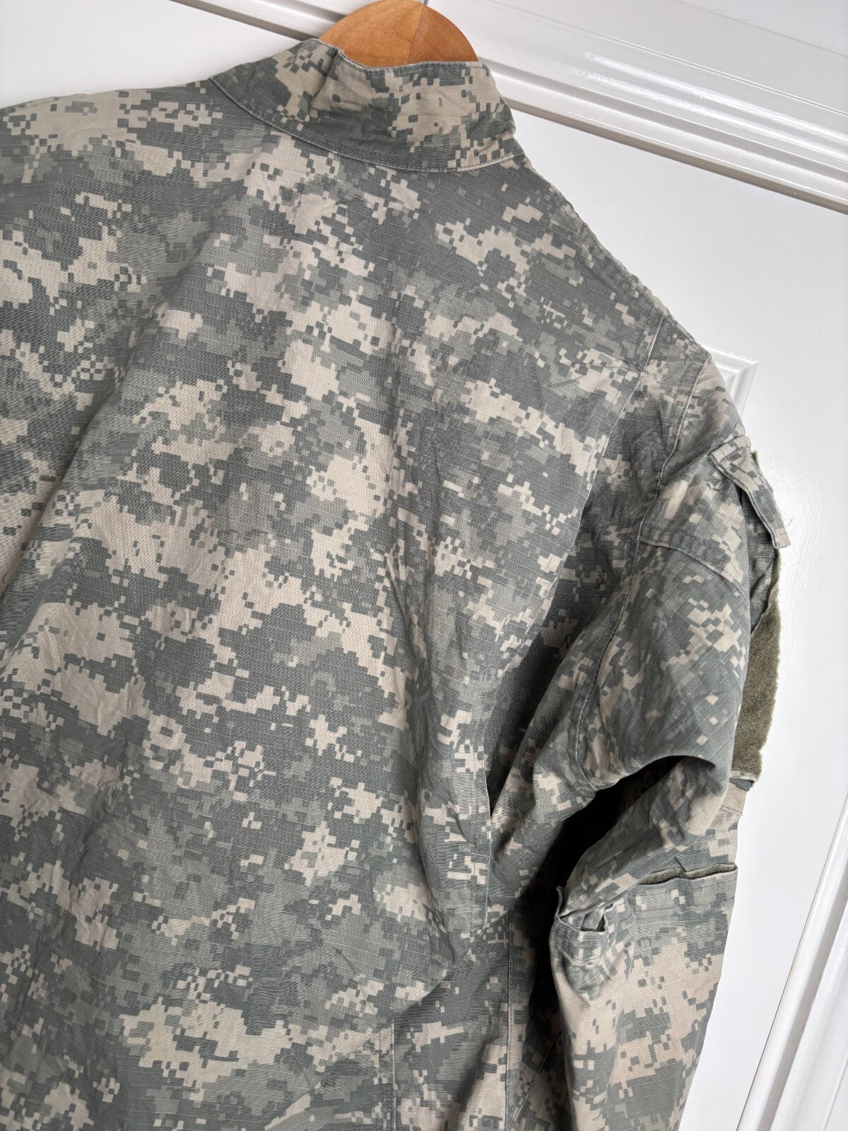 Surplus US Army ACU Combat Uniform Jacket-Small Regular - The Militaria Shop