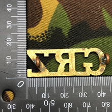 Load image into Gallery viewer, Genuine British Army WW1 Brass Shoulder Title - Unknown G.R.Z - The Militaria Shop
