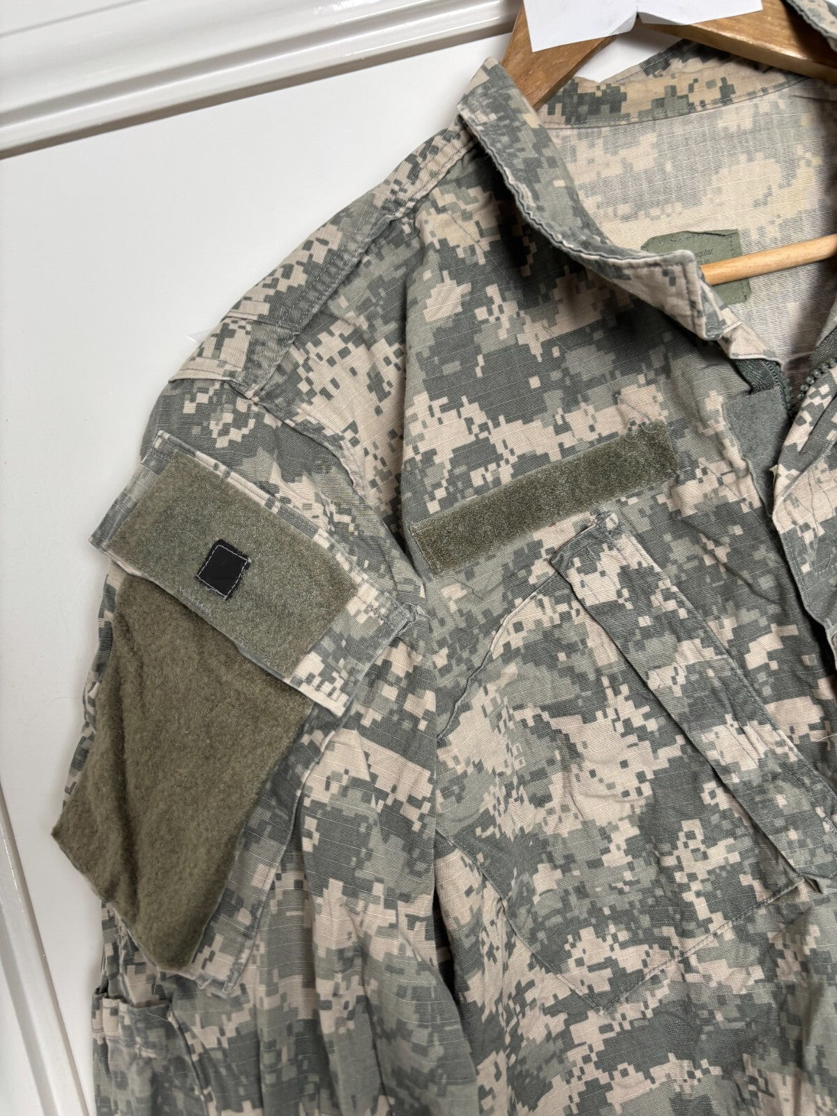 Surplus US Army ACU Combat Uniform Jacket -Size Medium-Regular - The Militaria Shop