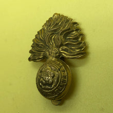 Charger l'image dans la galerie, Original WW2 British Army The Royal Fusiliers City of London Regiment Cap Badge - The Militaria Shop