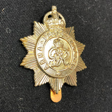 Charger l'image dans la galerie, Genuine WW2 British Army Brass Cap Badge - North Somerset Yeomanry - The Militaria Shop