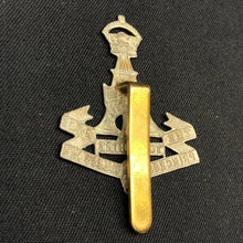 Lade das Bild in den Galerie-Viewer, Original WW1 British Army Cap Badge - Princess of Wale's Own Yorkshire Regiment - The Militaria Shop
