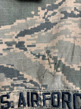Charger l'image dans la galerie, US Air Force Issue ACU Digicam Digital Camouflage Ripstop Shirt - 34" Large - The Militaria Shop