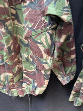 Lade das Bild in den Galerie-Viewer, Genuine British Army DPM Camouflaged Combat Field Jacket - Size 170/96 - The Militaria Shop