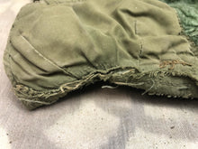 Lade das Bild in den Galerie-Viewer, Original Korean War Era British Army Middle Parka Detatchable Hood - The Militaria Shop