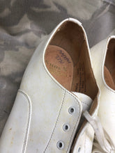 Load image into Gallery viewer, Genuine British Army Women's White Summer Shoes - WW2 Pattern - Size UK 13 L - The Militaria Shop