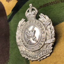 Charger l'image dans la galerie, Original WW1 British Army Cap Badge - 10th Btn London Regiment Paddington Rifles - The Militaria Shop