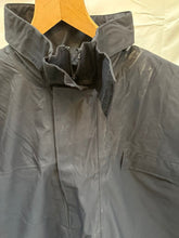 Charger l'image dans la galerie, Genuine NEW OLD STOCK British Royal Navy Wet Weather Jacket & Liner Size 180/90 - The Militaria Shop