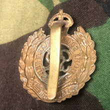 Load image into Gallery viewer, Original WW2 British Army Cap Badge - Royal Engineers - The Militaria Shop