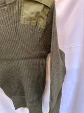 Lade das Bild in den Galerie-Viewer, Genuine British Army Commando Heavy Pull Over Jumper - Size 82cm Chest - The Militaria Shop