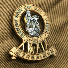 Load image into Gallery viewer, Genuine WW2 British Army Cap Badge - 15th/19th The King's Royal Hussars - The Militaria Shop
