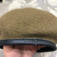Lade das Bild in den Galerie-Viewer, Genuine British Army Beret - Guards Division - Size 55 - The Militaria Shop