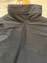 Charger l'image dans la galerie, Genuine NEW OLD STOCK British Royal Navy Wet Weather Jacket & Liner Size 180/90 - The Militaria Shop