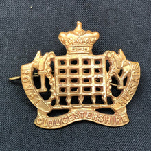 Lade das Bild in den Galerie-Viewer, WW1 British Army Cap Badge - Royal Gloucestershire Hussars - The Militaria Shop