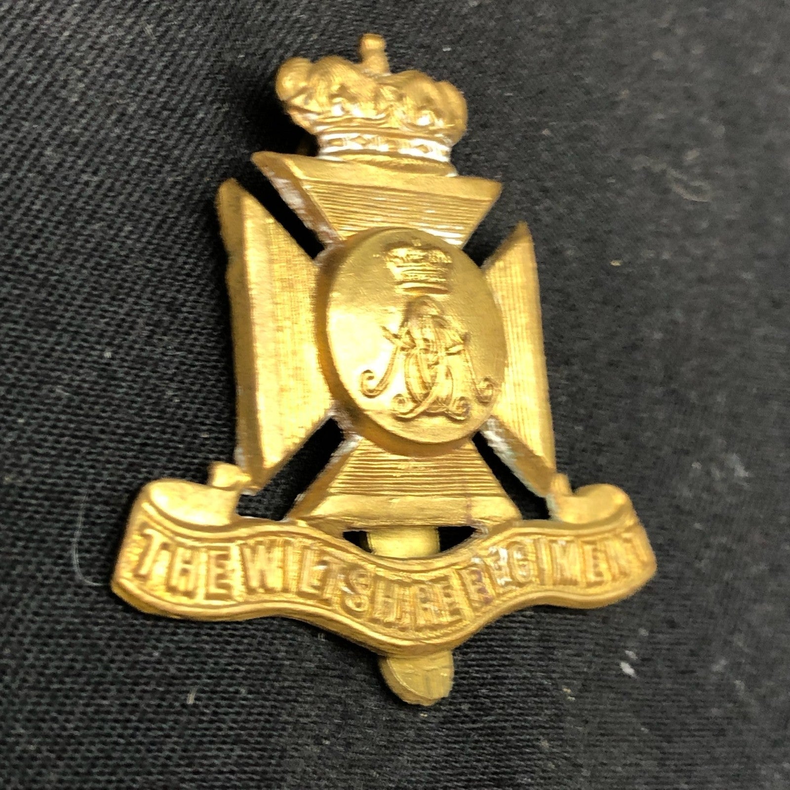 Original WW2 British Army Cap Badge - Wiltshire Regiment - The Militaria Shop