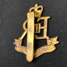 Charger l'image dans la galerie, Genuine British Army Military Provost Staff Corps Cap Badge - The Militaria Shop