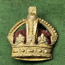 Load image into Gallery viewer, Original WW1/WW2 British Army Rank Crown - The Militaria Shop