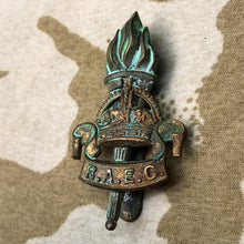 Load image into Gallery viewer, Genuine British Army Cap Badge - Royal Army Educational Corps - The Militaria Shop