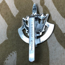 Load image into Gallery viewer, Original British Army Cap Badge - Queen's Regiment - The Militaria Shop