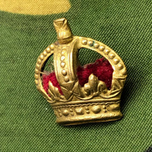Lade das Bild in den Galerie-Viewer, Original WW1/WW2 British Army Rank Crown - The Militaria Shop