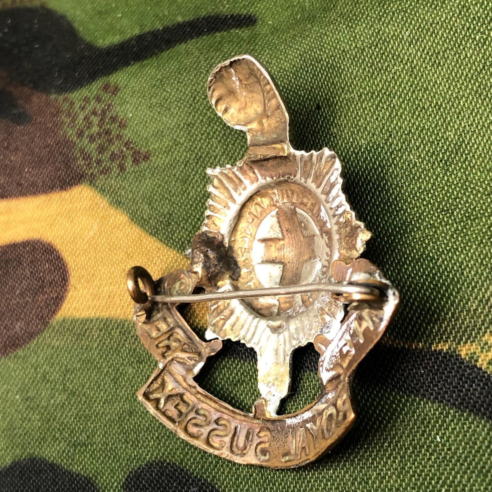Original WW2 British Army Sweetheart Brooch Badge - The Royal Sussex Regiment - The Militaria Shop