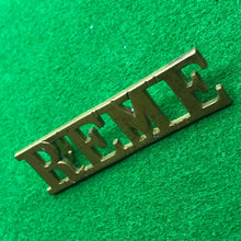 Load image into Gallery viewer, Original WW2 British Army Brass Shoulder Title - REME Engineers - The Militaria Shop