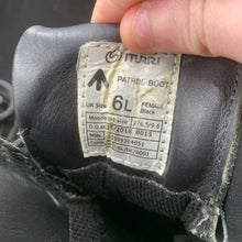 Charger l'image dans la galerie, British Army Surplus Black Leather ITURRI Combat Patrol Boots - Size UK 6 L - The Militaria Shop