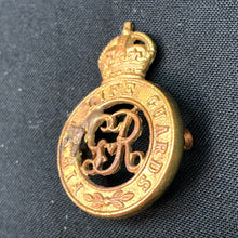 Load image into Gallery viewer, Original WW1 British Army Regimental Cap Badge - First Regiment of Life Guards - The Militaria Shop