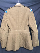 Lade das Bild in den Galerie-Viewer, British Army Grade 1 No.2 Dress Uniform Jacket - Scots Guards - Size 176/92/76 - The Militaria Shop