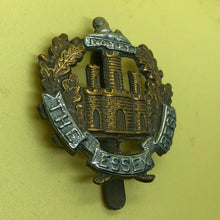 Load image into Gallery viewer, Original WW1/WW2 British Army The Essex Regiment Cap Badge - The Militaria Shop