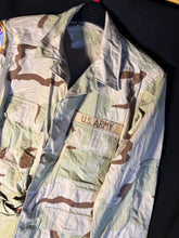 Load image into Gallery viewer, Gulf War US Army DCU Camouflaged Combat Field Coat/Jacket - Small/Short - The Militaria Shop
