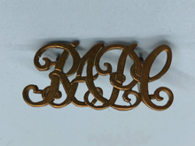 Lade das Bild in den Galerie-Viewer, Original WW1 British Army Royal Army Pay Corps Shoulder Title - The Militaria Shop