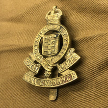 Load image into Gallery viewer, Original WW2 British Army Royal Army Ordnance Corps RAOC Cap Badge - The Militaria Shop