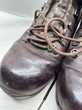Lade das Bild in den Galerie-Viewer, British Army Surplus Brown Leather Combat Boots - Altberg - Size UK 9 M - The Militaria Shop
