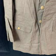 Charger l'image dans la galerie, Original WW2 US Army Class A Dress Jacket 1942 - Private Ryan Prop - 38" Regular - The Militaria Shop