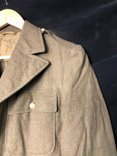 Lade das Bild in den Galerie-Viewer, Original WW2 US Army Class A Dress Jacket 1941 - Private Ryan Prop - 38" STUB - The Militaria Shop