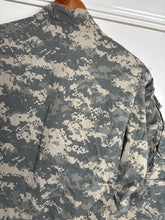 Load image into Gallery viewer, Surplus US Army ACU Combat Uniform Jacket Broken Zip-Medium XShort - The Militaria Shop