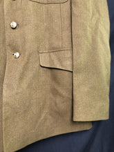 Lade das Bild in den Galerie-Viewer, Grade 1 Used British Army No.2 Dress Uniform Jacket - Size 37" Chest - The Militaria Shop