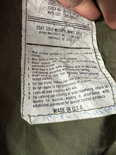 Lade das Bild in den Galerie-Viewer, Genuine US M65 Woodland Camouflage Field Jacket - Small Regular - The Militaria Shop