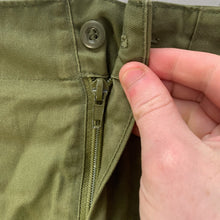 Charger l'image dans la galerie, Genuine British Army Surplus Lightweight Men's Trousers - Size 31" Waist - The Militaria Shop