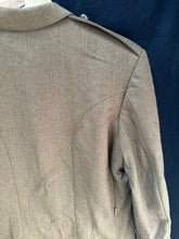 Charger l'image dans la galerie, British Army Surplus No.2 Service Dress Jacket - Size 176/104/88 - The Militaria Shop