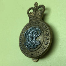 Lade das Bild in den Galerie-Viewer, Original British Army Cap Badge - 7th Queen's Own Hussars - The Militaria Shop