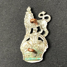 Lade das Bild in den Galerie-Viewer, Original WW1 British Army Cap Badge - Queen's Own Royal West Kent Regiment - The Militaria Shop