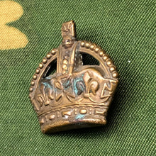 Load image into Gallery viewer, Original WW1/WW2 British Army Rank Crown - The Militaria Shop