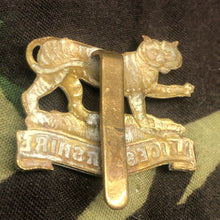Load image into Gallery viewer, Original WW2 British Army Cap Badge - Leicestershire Regiment - The Militaria Shop